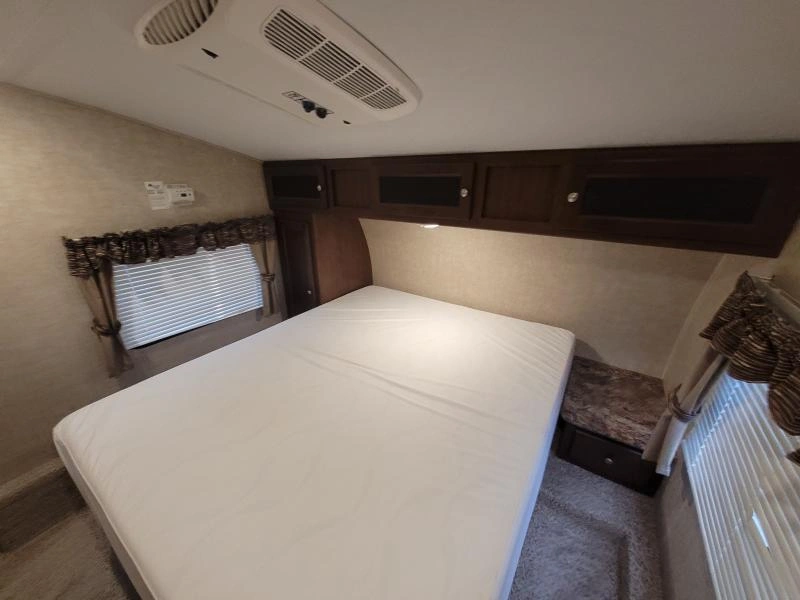 Keystone Rv Hideout 295bh 2017 alt