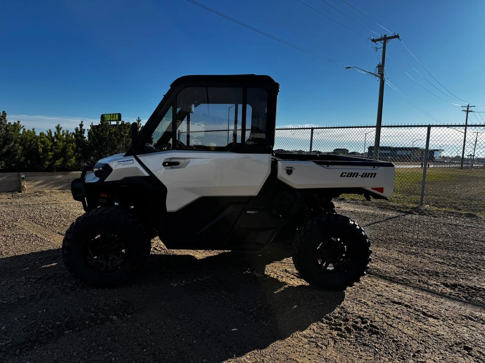 2026 Can-am Defender Ltd Cab Hd11 alt