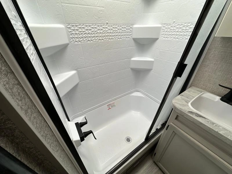 Jayco Jay Feather 171bh 2022 alt