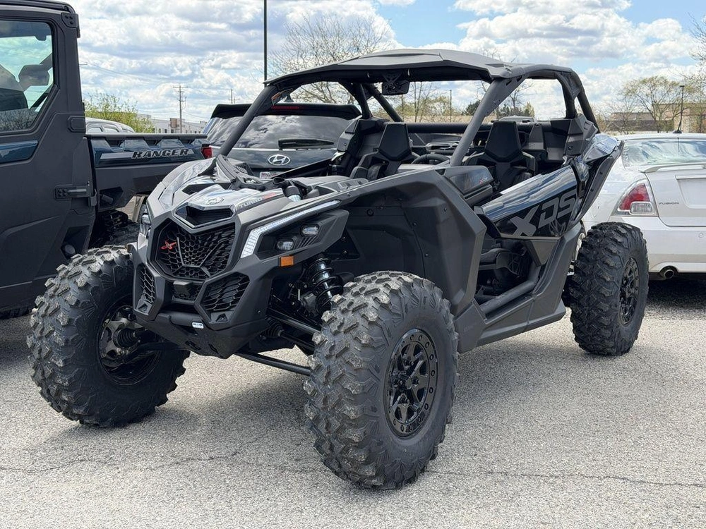 2026 Can-am Maverick X3 X Ds Turbo Rr Triple Black_7.6 In. alt