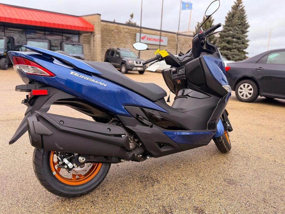2026 Suzuki Burgman 400 alt