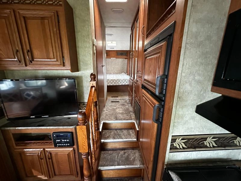 2014 Forest River Sabre 25rlds alt