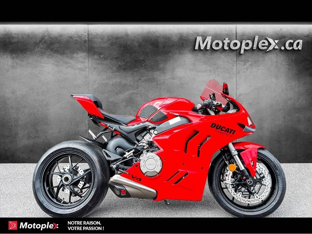 Ducati Panigale V4 Akrapovic 2023 alt