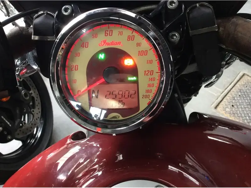 2016 Indian Motorcycle Scout Bobber Tweety thumbnail 6