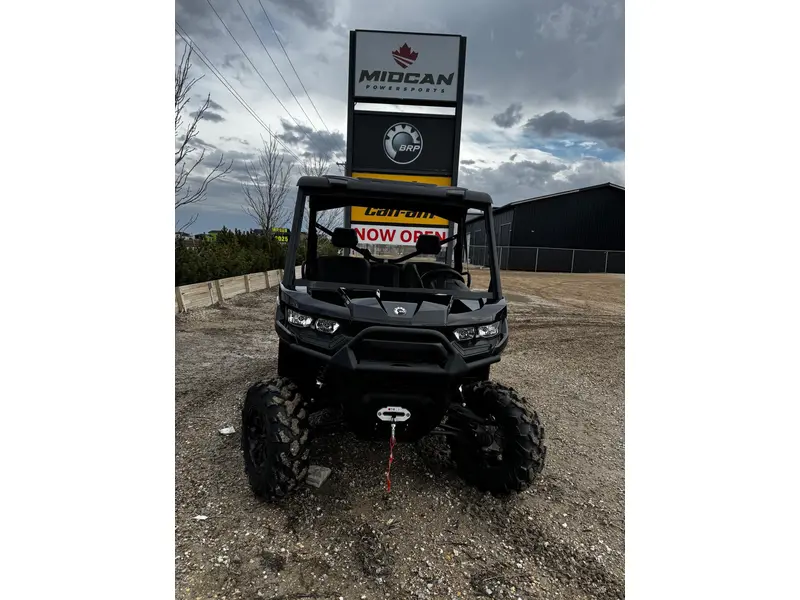 2026 Can-Am Defender 6x6 XT HD10 thumbnail 2