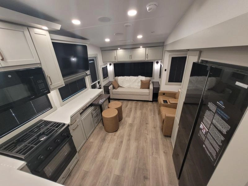 2026 Brinkley Model Z Z2670 alt