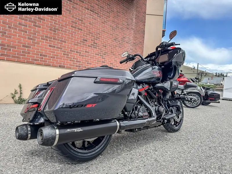 2026 Harley-Davidson FLTRXSTSE - CVO™ Road Glide® ST thumbnail 12