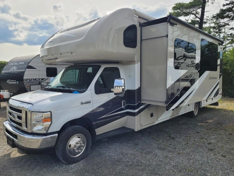 2017 Fleetwood Jamboree 31u alt