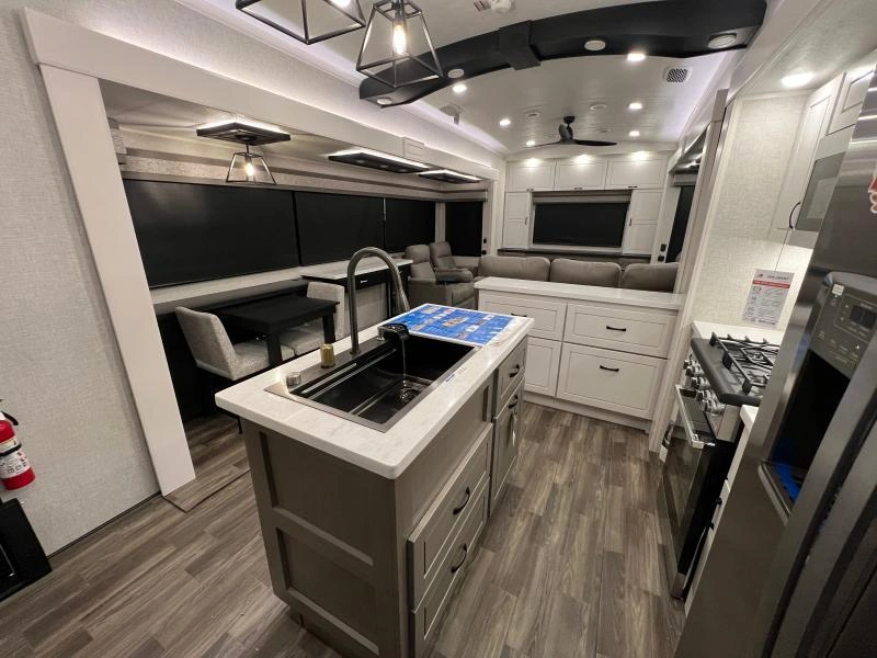 Jayco North Point 381ckre 2025 alt