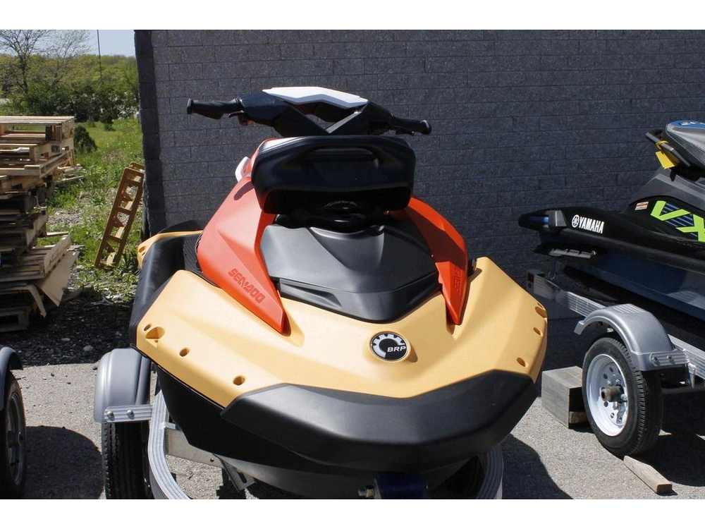 2026 Sea-doo Spark™ For 3 Rotax® 900 Ace™ - 90 Conv With Ibr And Audio alt