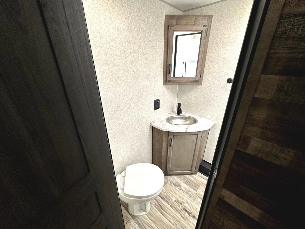 2022 Venture Rv Sporttrek 272vrk alt