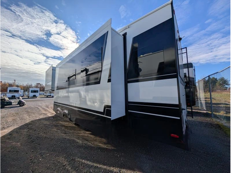 2026 Brinkley Model Z Z2900 alt