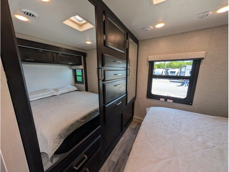 2023 Entegra Odyssey 29v alt