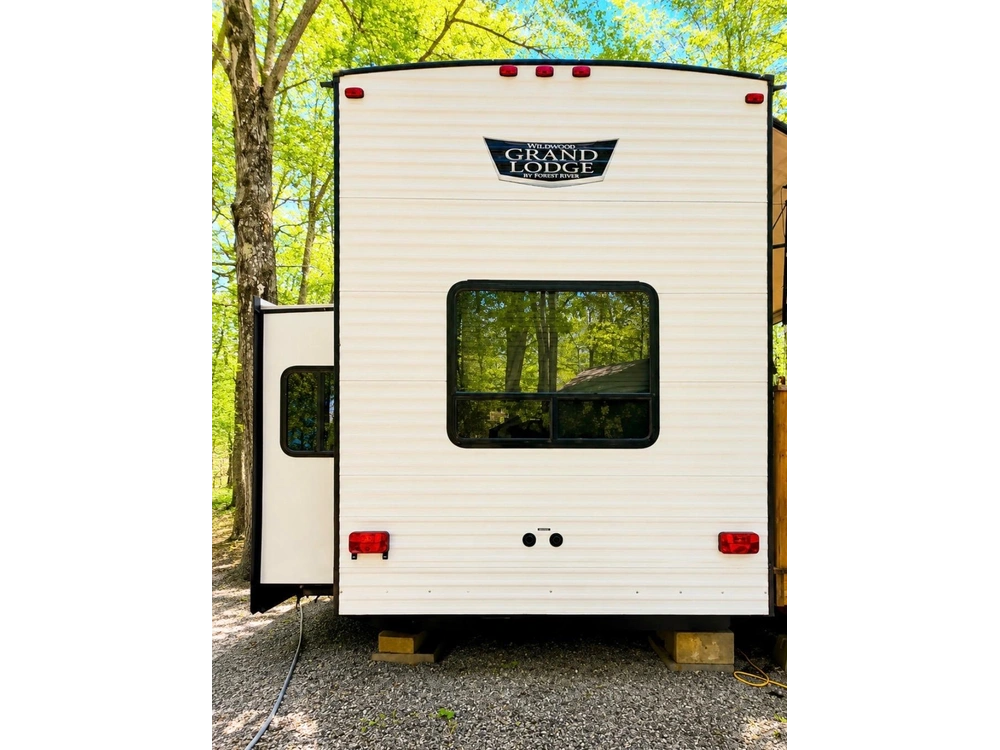 2020 Forest River Wildwood Grand Lodge 42fk alt