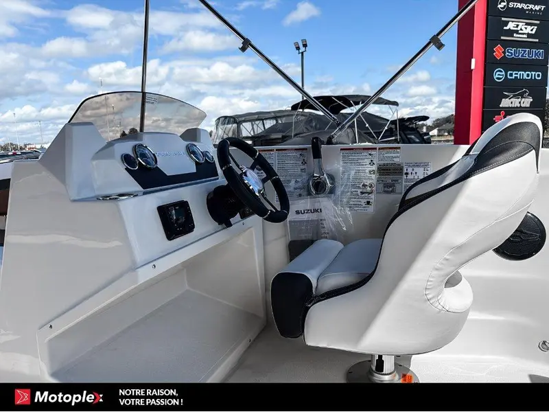 2025 Starcraft SVX 171 OB 90HP  deck boat bateau Ponté thumbnail 10