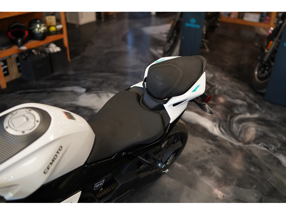 2024 Cfmoto 300 Ss alt