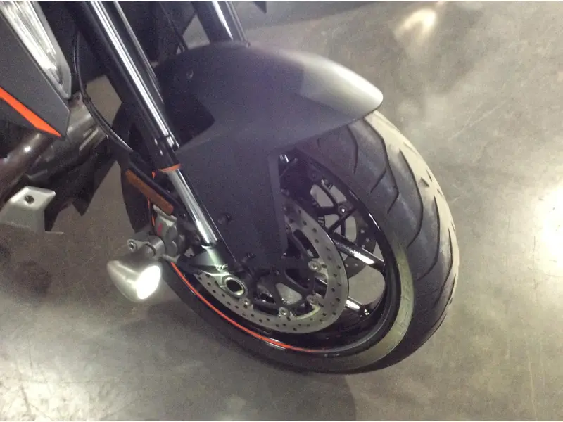 2016 KTM SUPERDUKE1290GT thumbnail 9