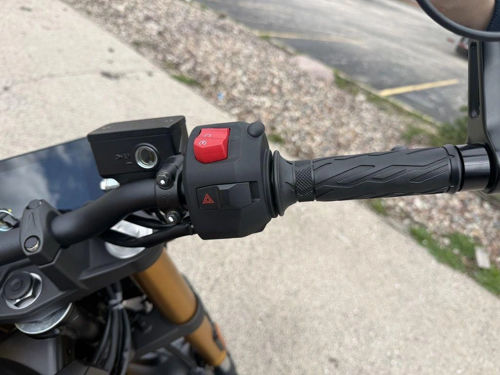 2026 Suzuki Gsx-8t alt