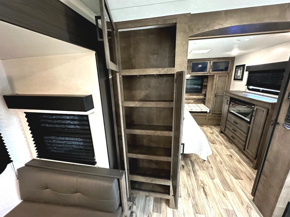2023 Venture Rv Sporttrek 312vbh alt