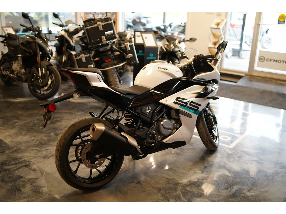 2024 Cfmoto 300 Ss alt