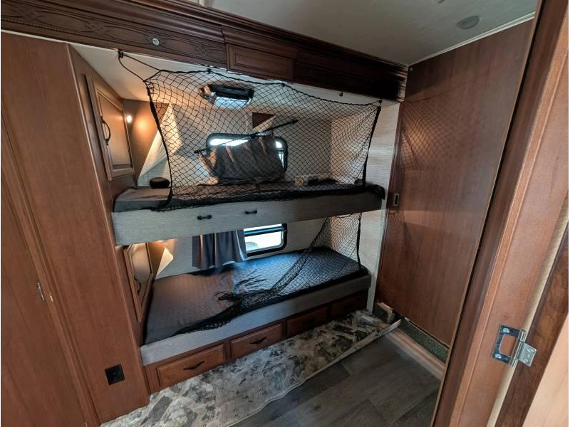 Fleetwood Expedition 38b 2012 alt
