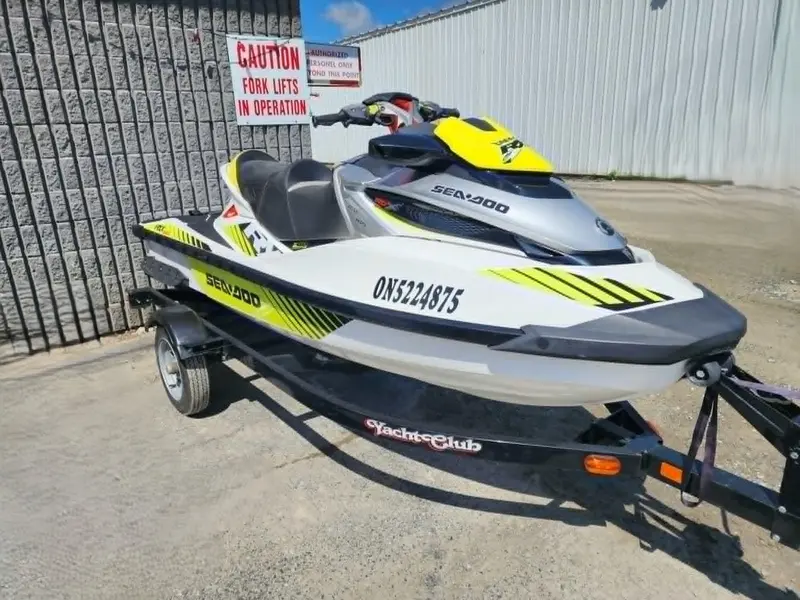 2016 Sea-Doo RXT- X 300 thumbnail 2