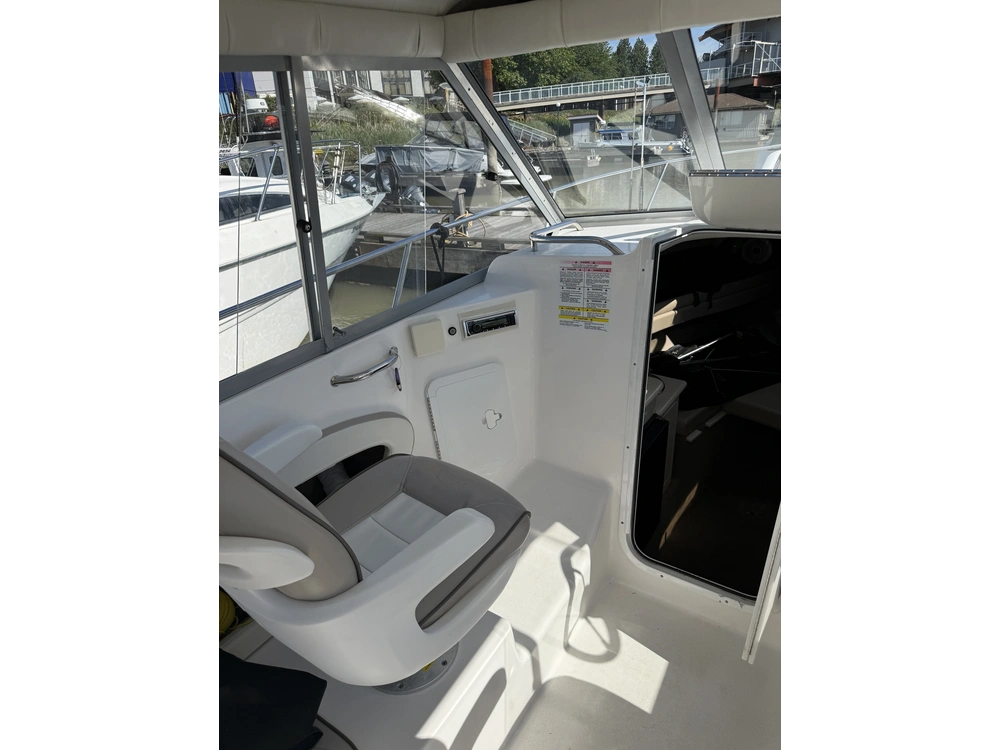 2010 Campion 682 Explorer alt