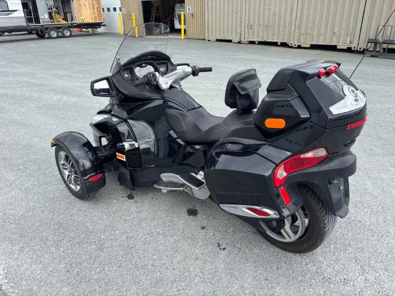 2010 Can-Am Spyder limited thumbnail 6