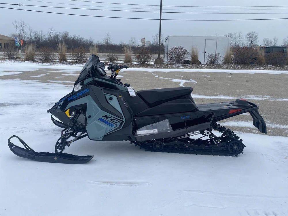 2026 Polaris 850 Indy Xc 137 Hemlock Blue / Black / Velocity Blue alt