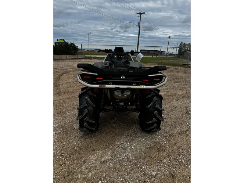 2026 Can-Am OUTLANDER XMR 1000 thumbnail 2