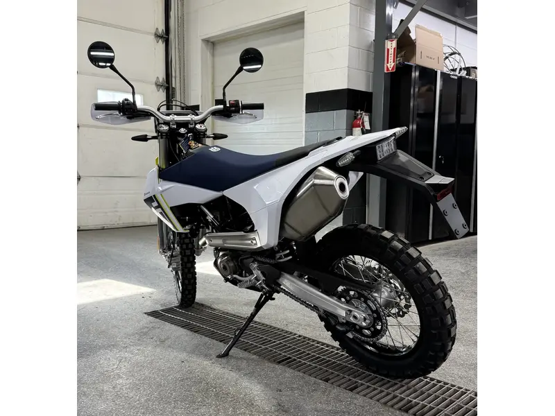 2027 Husqvarna 701 ENDURO thumbnail 5
