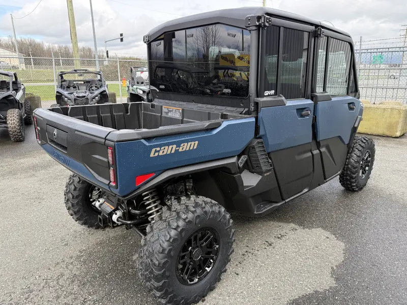 2026 Can-Am DEFENDER MAX LIMITED CAB HD11 thumbnail 6