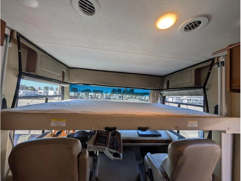 Coachmen Pursuit 30fw 2018 alt