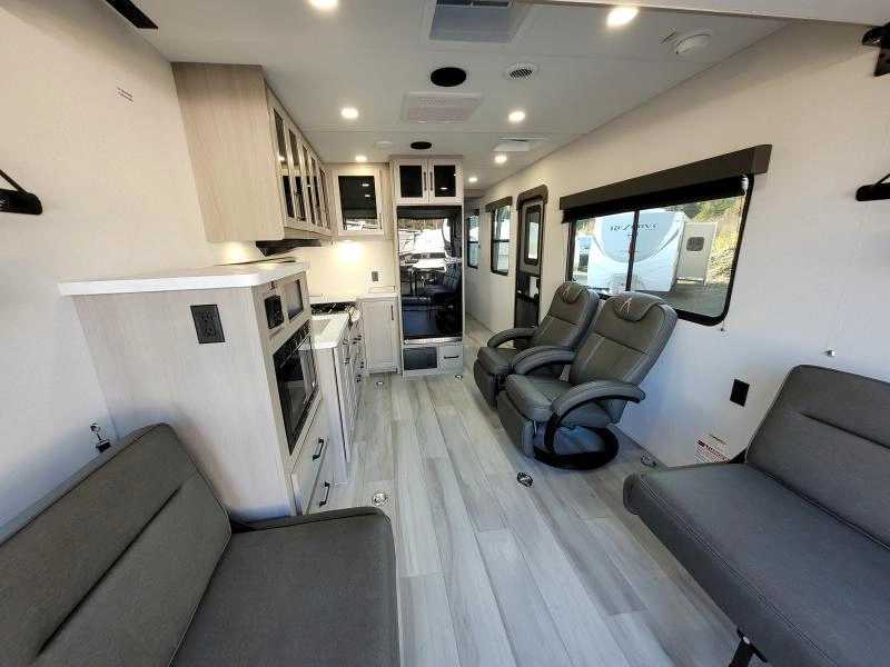 Grand Design Momentum 27mav 2026 alt