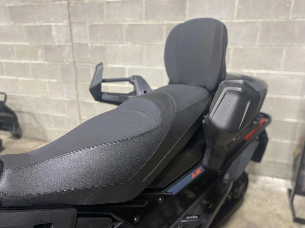 2026 Ski-doo Grand Touring Le With Platinum Package 900 Ace Turbo alt
