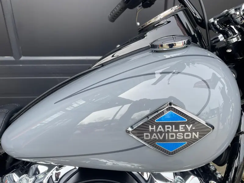 2026 Harley-Davidson FLHC - Heritage Classic thumbnail 4
