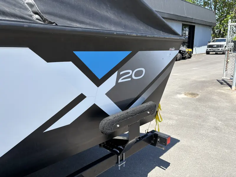 2017 Legend Boats X20**MOTEUR MERCURY 150 FORCES** **20 PIEDS TOUT ÉQUIPÉ!!** thumbnail 9