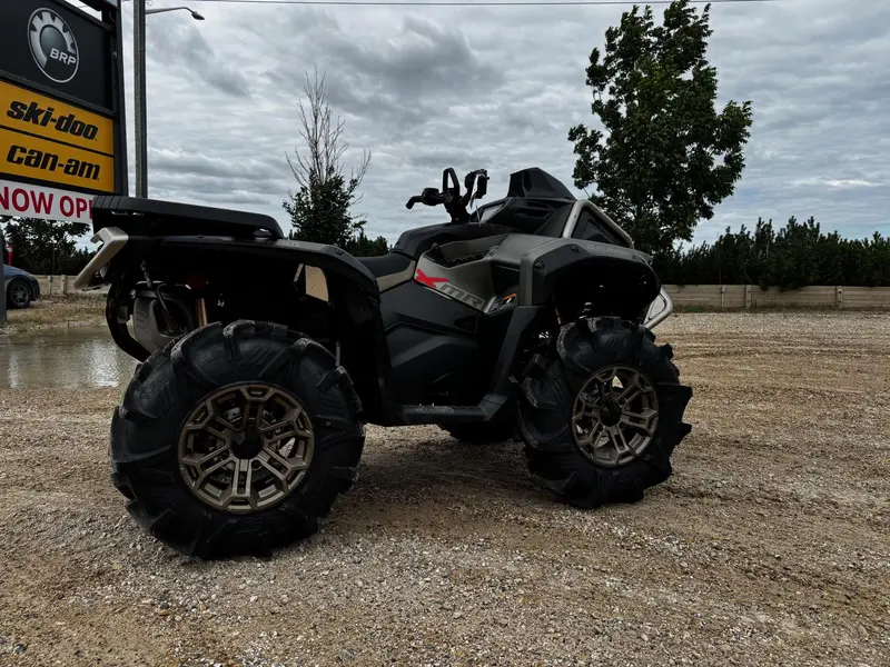 2026 Can-Am OUTLANDER XMR 1000 thumbnail 3