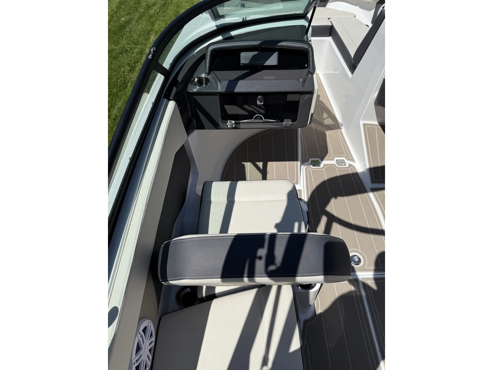 2025 Monterey Boats M20 Series alt