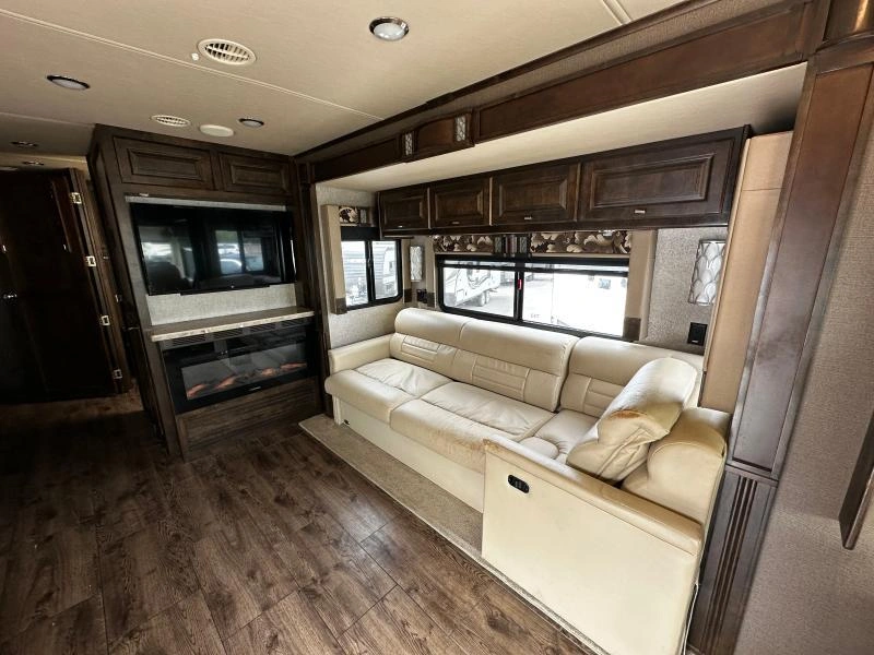 Tiffin Motorhomes Allegro 34pa 2018 alt