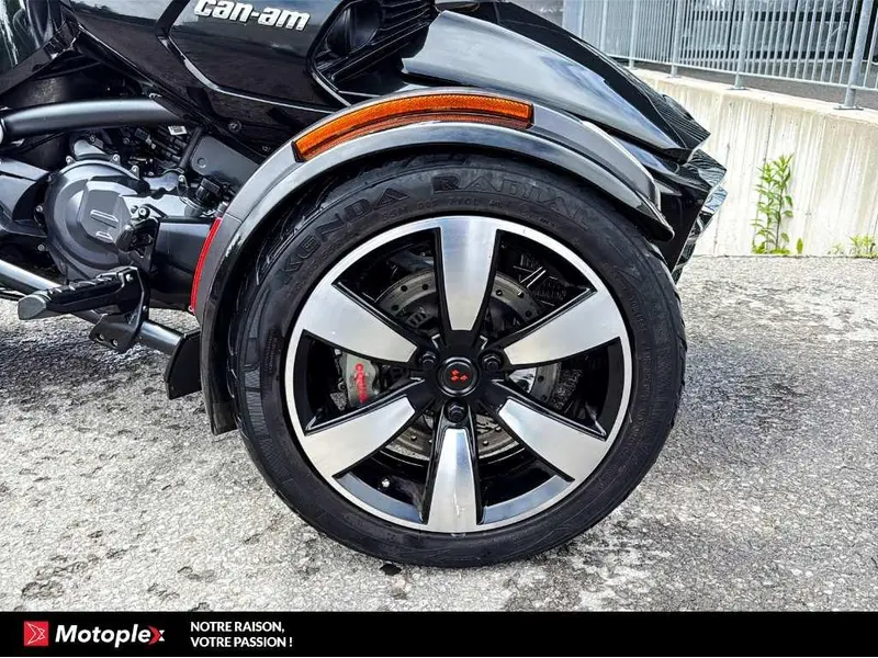 2015 Can-Am SPYDER F3S thumbnail 6