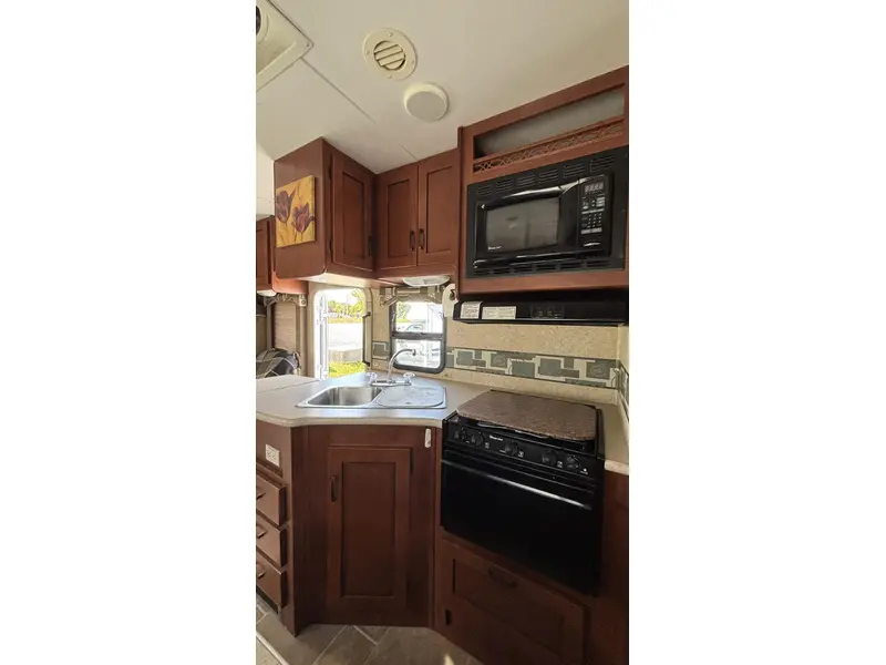 2011 Forest River SUNSEEKER 3100 thumbnail 12