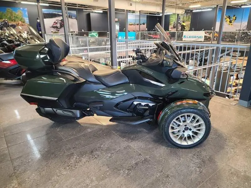 2023 Can-Am SPYDER RT SEA-TO-SKY VERT/PROS thumbnail 5