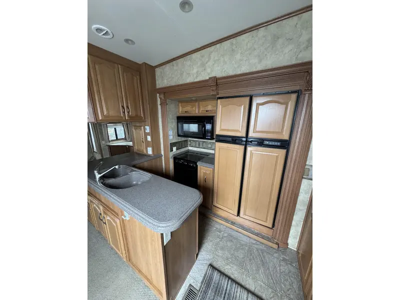 2008 Keystone RV MONTANA BIG SKY 340 RLQ thumbnail 9