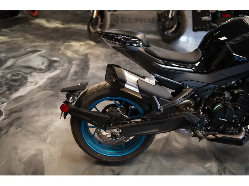 2024 CFMOTO 800NK thumbnail 10