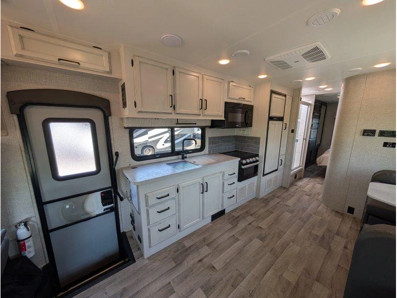 2023 Entegra Odyssey 29v alt