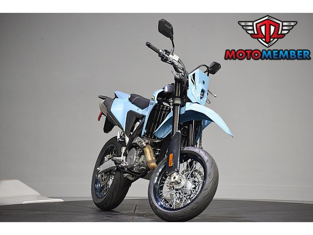 2025 Suzuki DR-Z 400SM for Sale in Chambersburg, PA