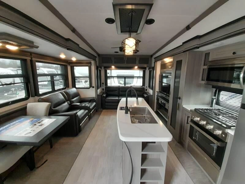 Keystone Rv Montana 3857br 2023 alt