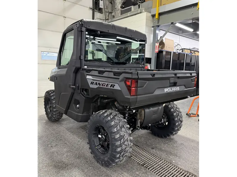 2027 Polaris RANGER XP 1000 CAB thumbnail 4