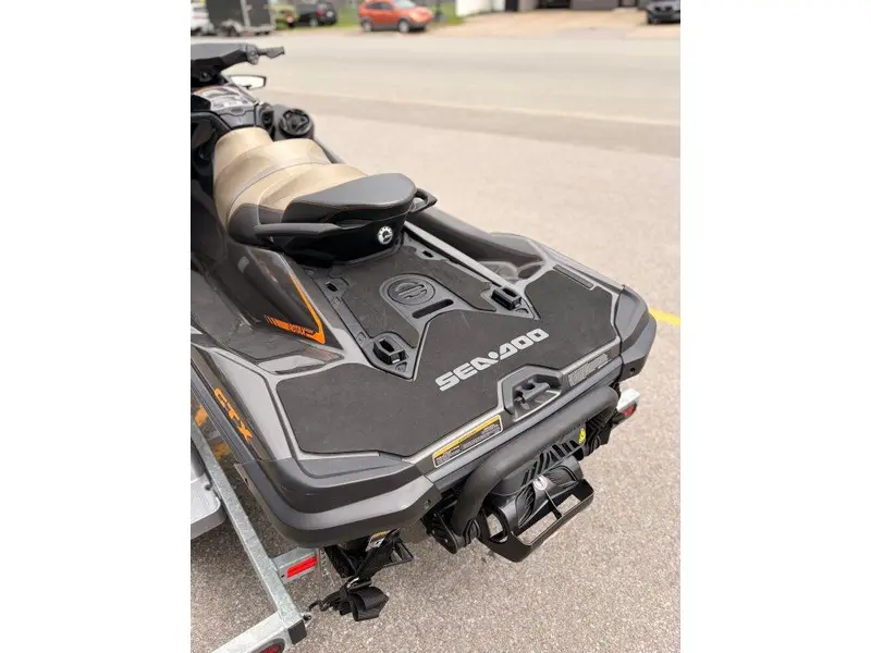 2023 Bombardier SEA DOO GTX 300 thumbnail 7